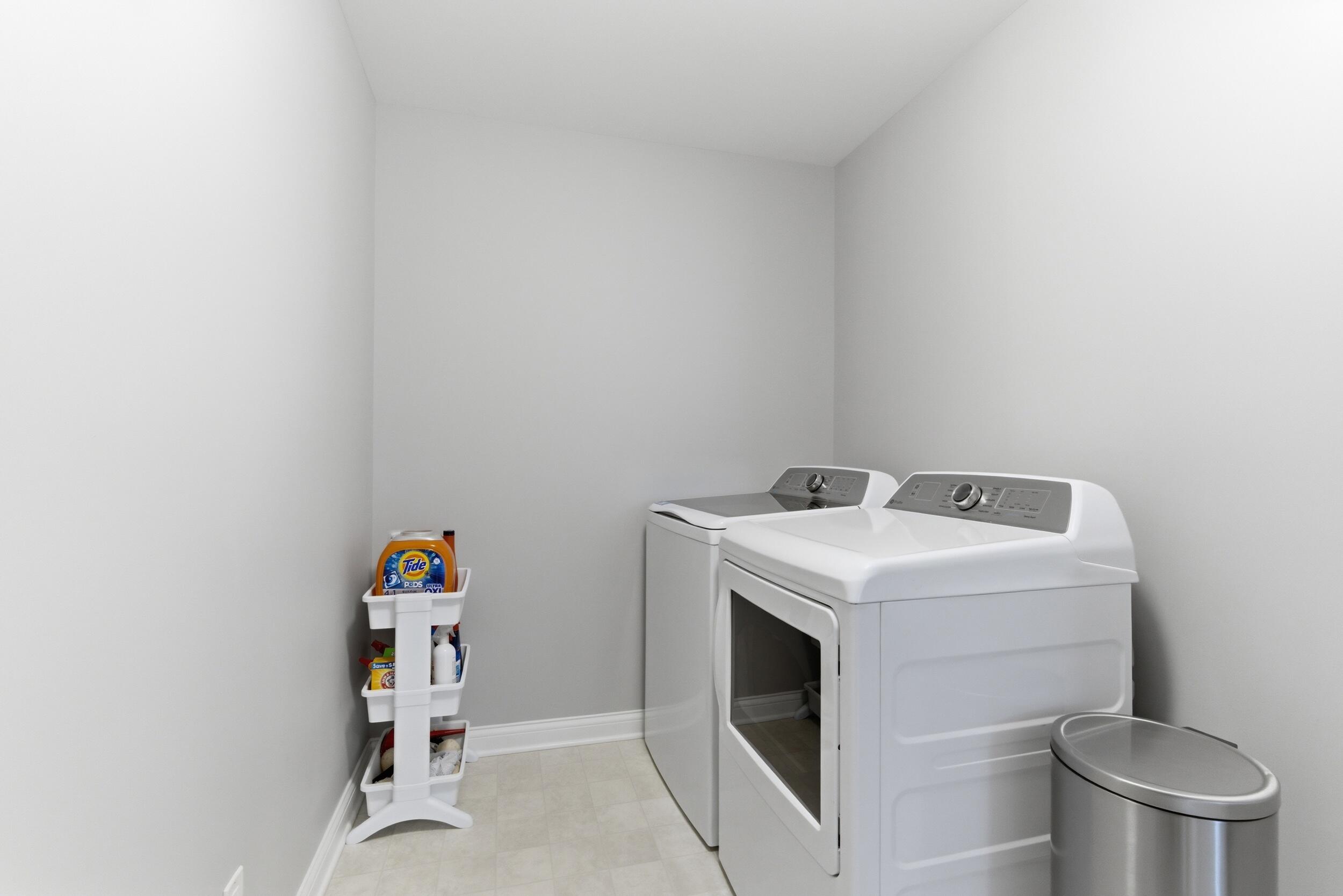 13181 Taft Street Crown Point, IN 46307 - Photo 21 of 42 a utility room with dryer and washer