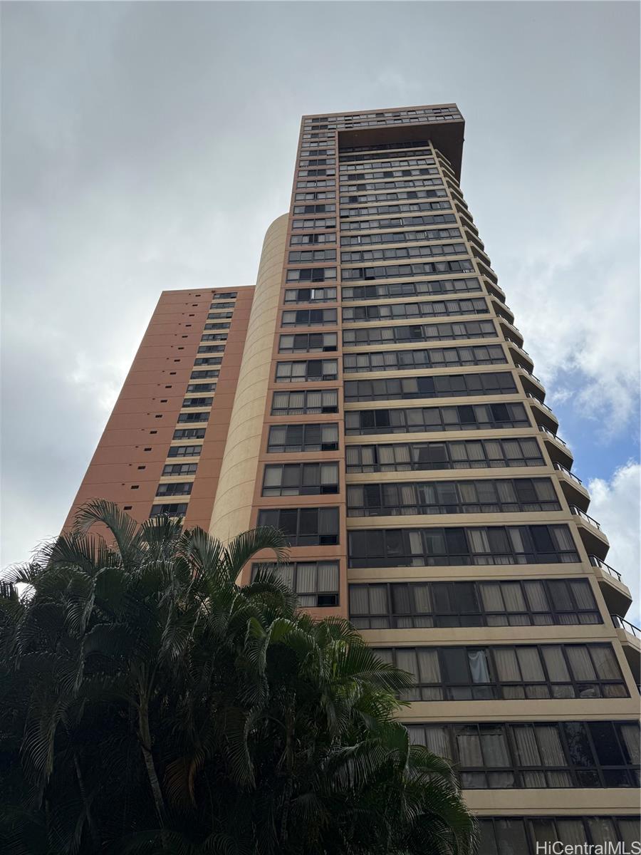 5333 Likini Street, Unit 1008 Honolulu, HI 96818 - Photo 10 of 17 a front view of a building