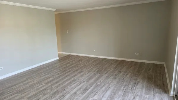 $229,000 | 910 Beau Drive, Unit 202, Des Plaines, IL 60016