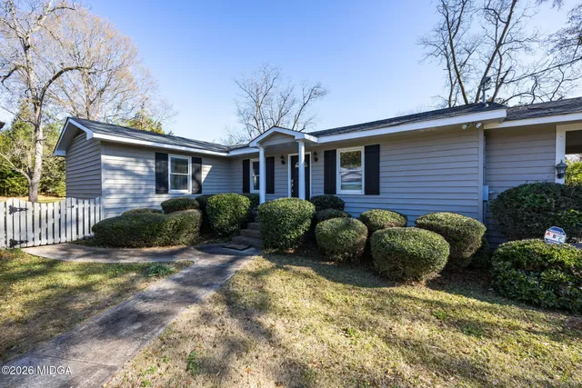 $250,000 | 155 West Johnston Street, Forsyth, GA 31029