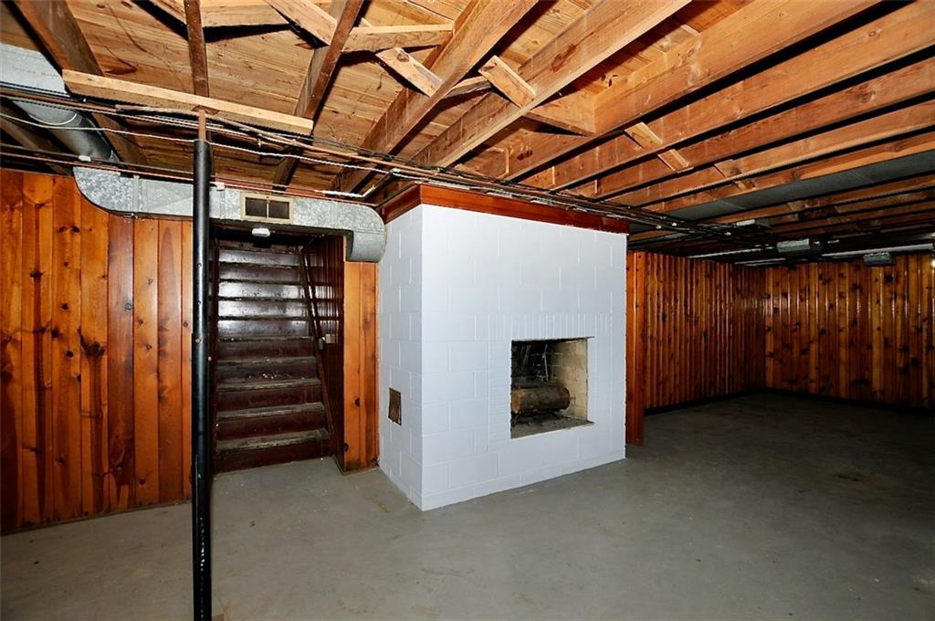409 West Roberts Road Indianapolis, IN 46217 - Photo 15 of 19 Gallery Image 15