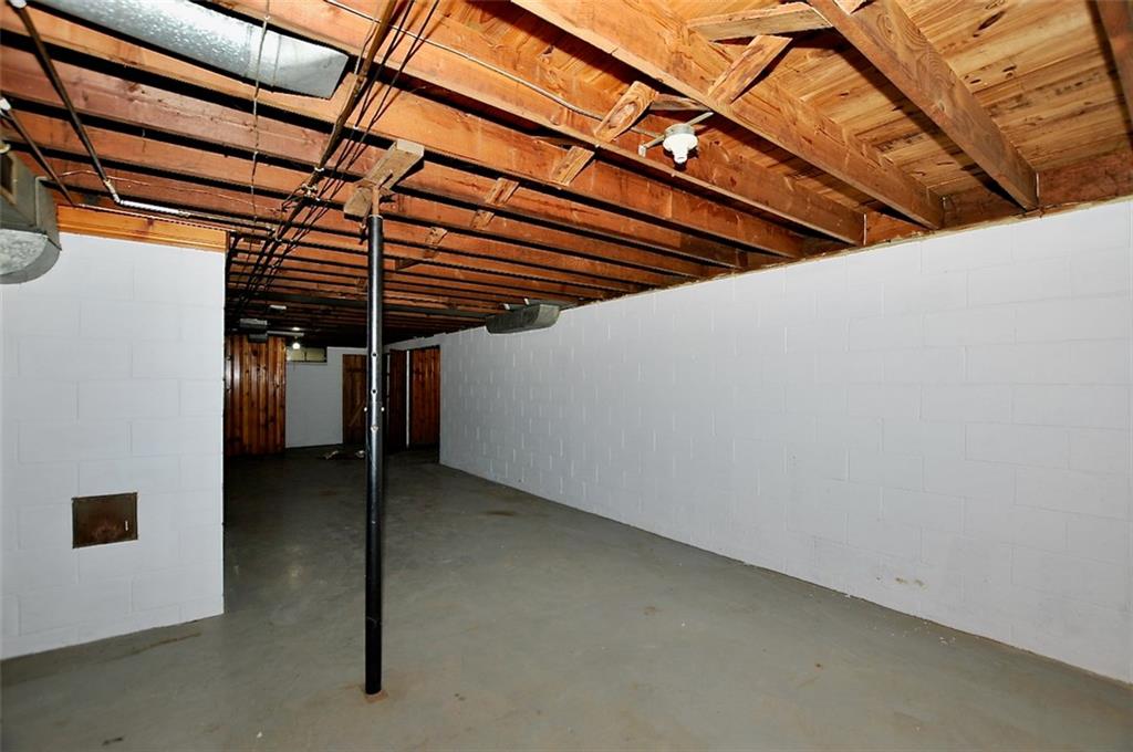 409 West Roberts Road Indianapolis, IN 46217 - Photo 16 of 19 Gallery Image 16