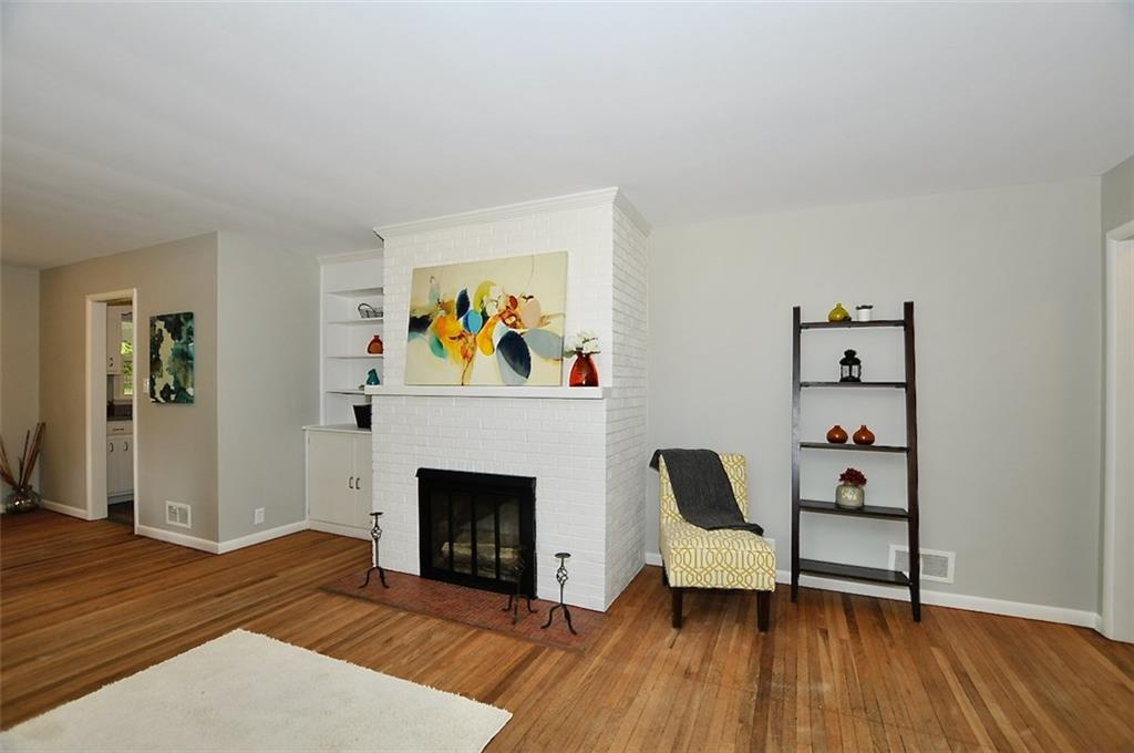409 West Roberts Road Indianapolis, IN 46217 - Photo 6 of 19 Gallery Image 6