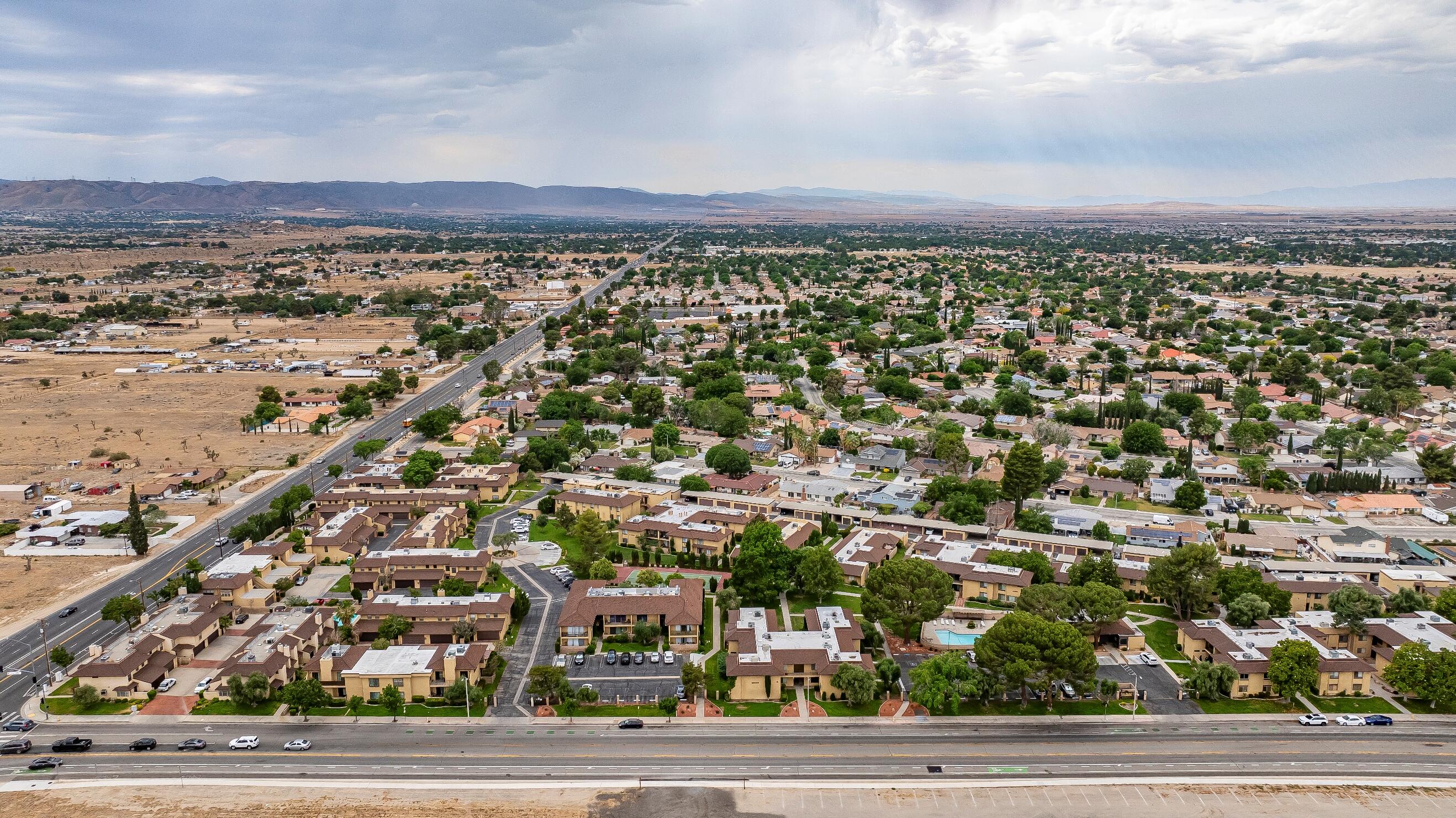 1521 West Ave L Unit 4  