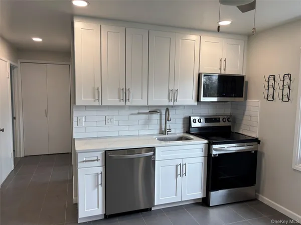 $4,675 | 55 Acre Lane, Hicksville, NY 11801