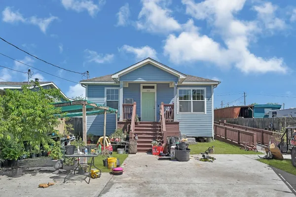 $295,000 | 771 10th Street, Dickinson, TX 77539