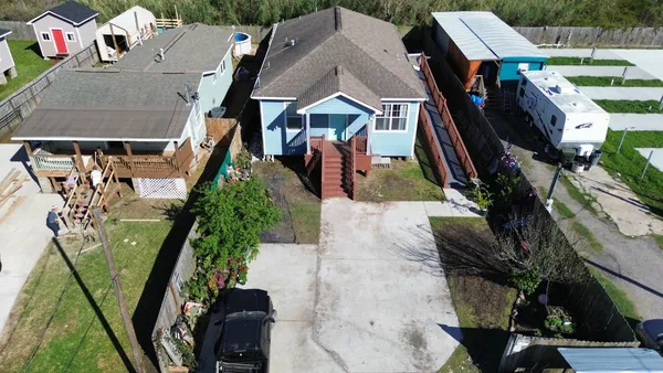 $295,000 | 771 10th Street, Dickinson, TX 77539