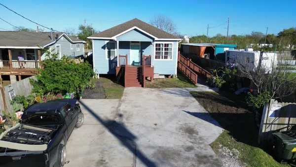 $295,000 | 771 10th Street, Dickinson, TX 77539