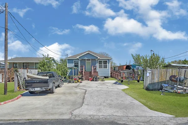 $295,000 | 771 10th Street, Dickinson, TX 77539