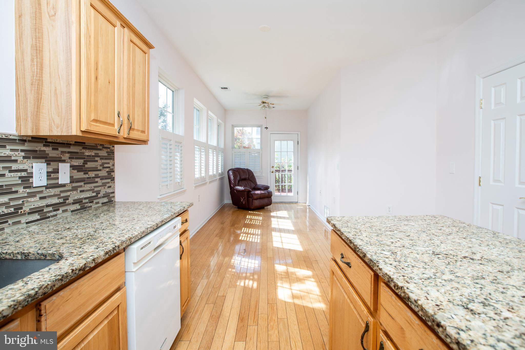 97 Hummingbird Drive Hamilton, NJ 08690 - Photo 7 of 23