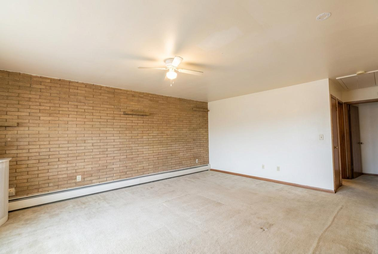 45 North McAree Road Waukegan, IL 60085 - Photo 3 of 12 a view of an empty room