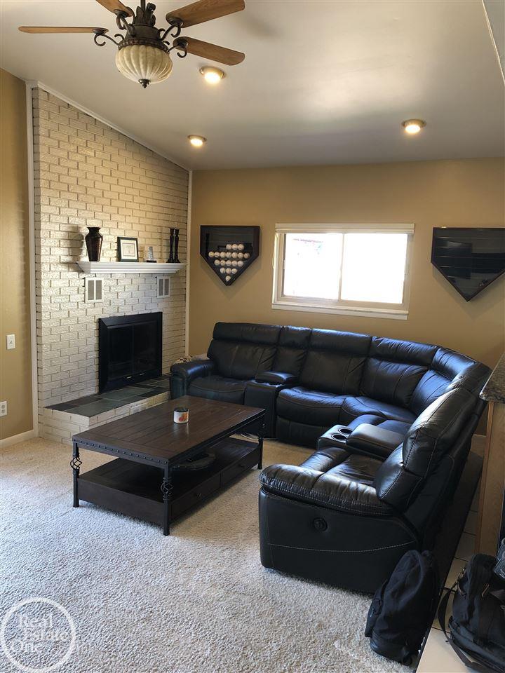 47725 Chrys Road Macomb, MI 48044 - Photo 21 of 51 50053104-20.JPG