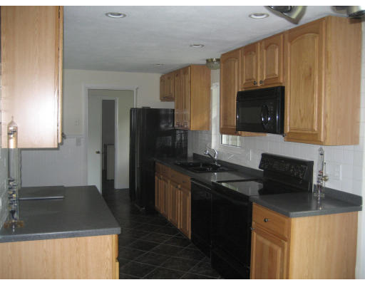 47 Lohnes Road Framingham, MA 01701 - Photo 4 of 8 Gallery Image 4