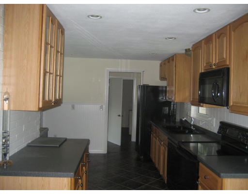 47 Lohnes Road Framingham, MA 01701 - Photo 5 of 8 Gallery Image 5