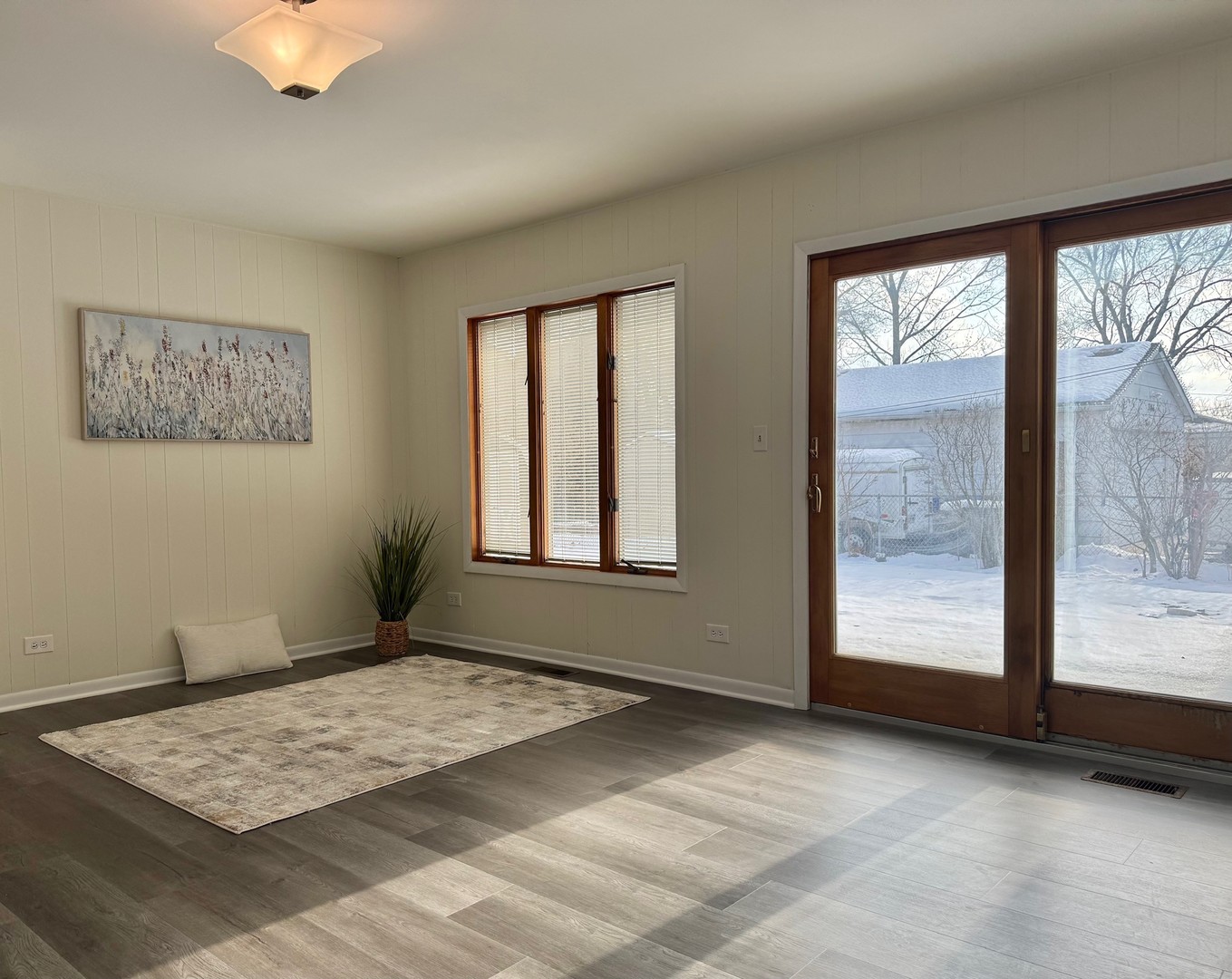 3051 South Scott Street Des Plaines, IL 60018 - Photo 16 of 43 a view of an empty room with window
