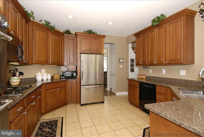 14806 Harrisville Road Mount Airy, MD 21771 - Photo 3 of 29 Kitchen