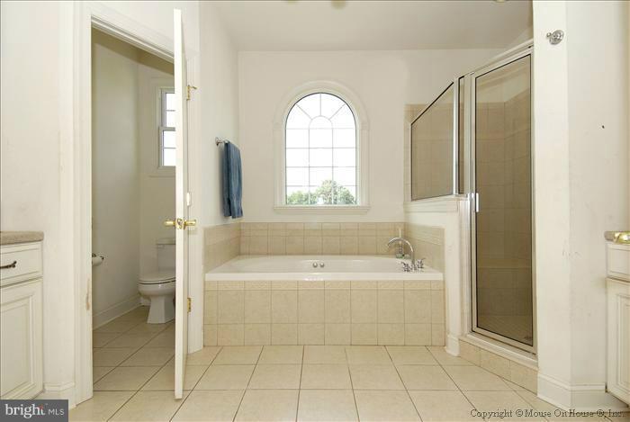 14806 Harrisville Road Mount Airy, MD 21771 - Photo 5 of 29 Bath (Master)