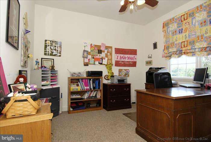 14806 Harrisville Road Mount Airy, MD 21771 - Photo 7 of 29 Interior (General)
