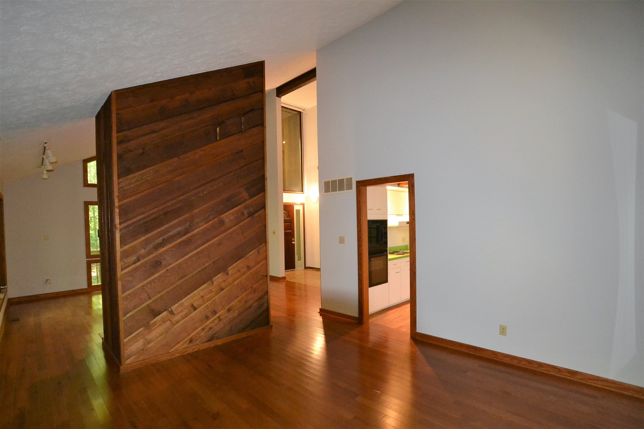 5420 East James Road Bloomington, IN 47408 - Photo 5 of 31 Gallery Image 5