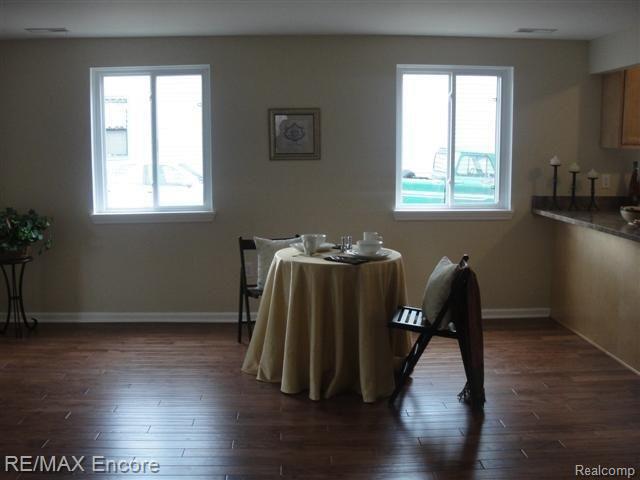 4020 Mapleleaf Road Waterford, MI 48328 - Photo 3 of 18 NEW HARDWOOD FLOORS