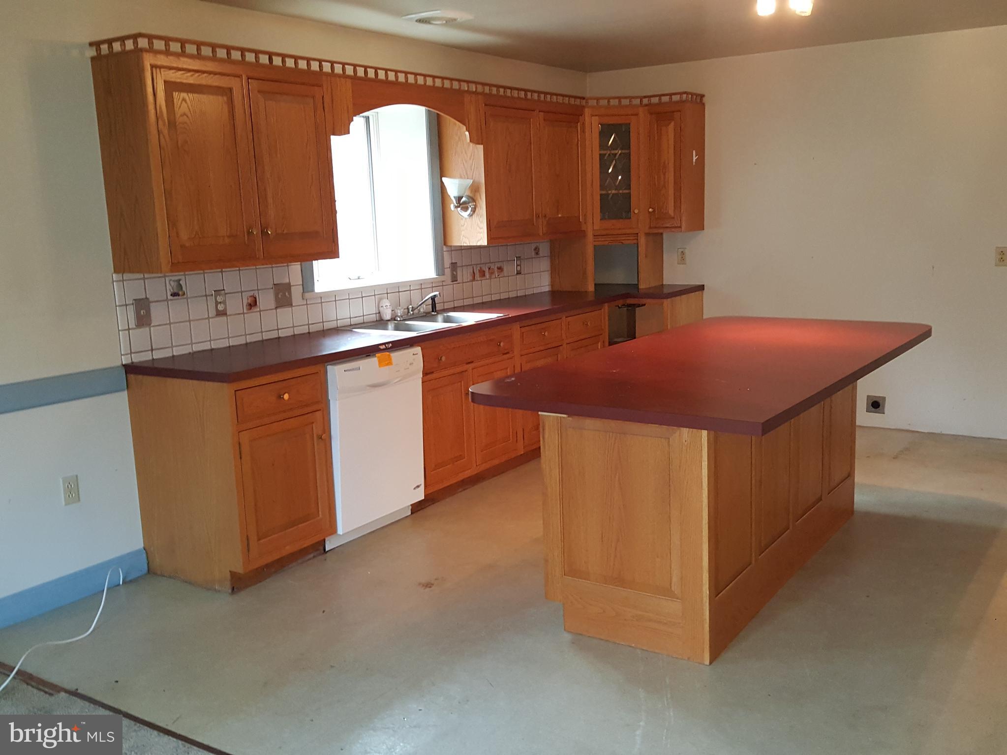 2555 Ebbvale Road Manchester, MD 21102 - Photo 12 of 28 KITCHEN -
