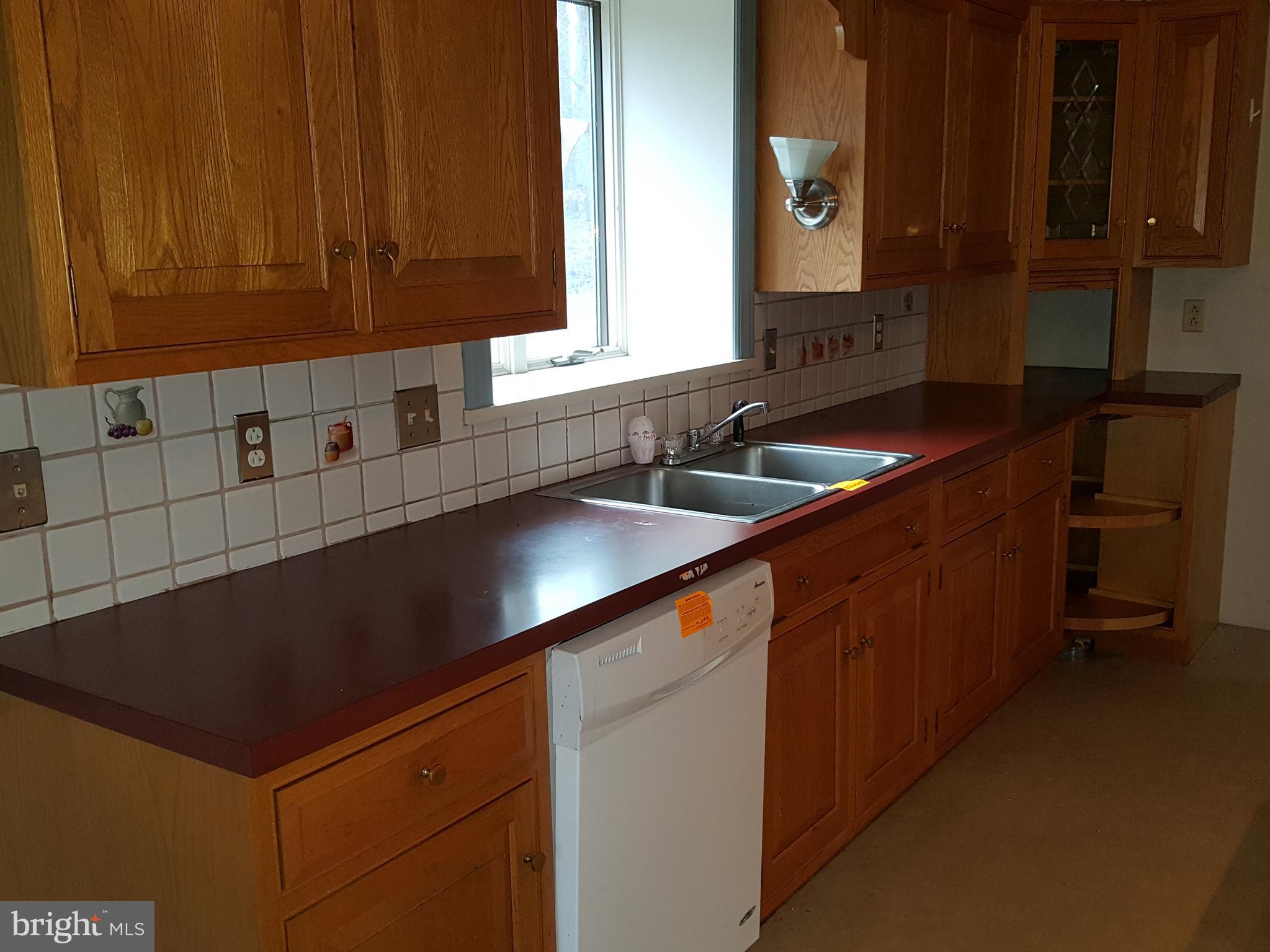 2555 Ebbvale Road Manchester, MD 21102 - Photo 14 of 28 KITCHEN -