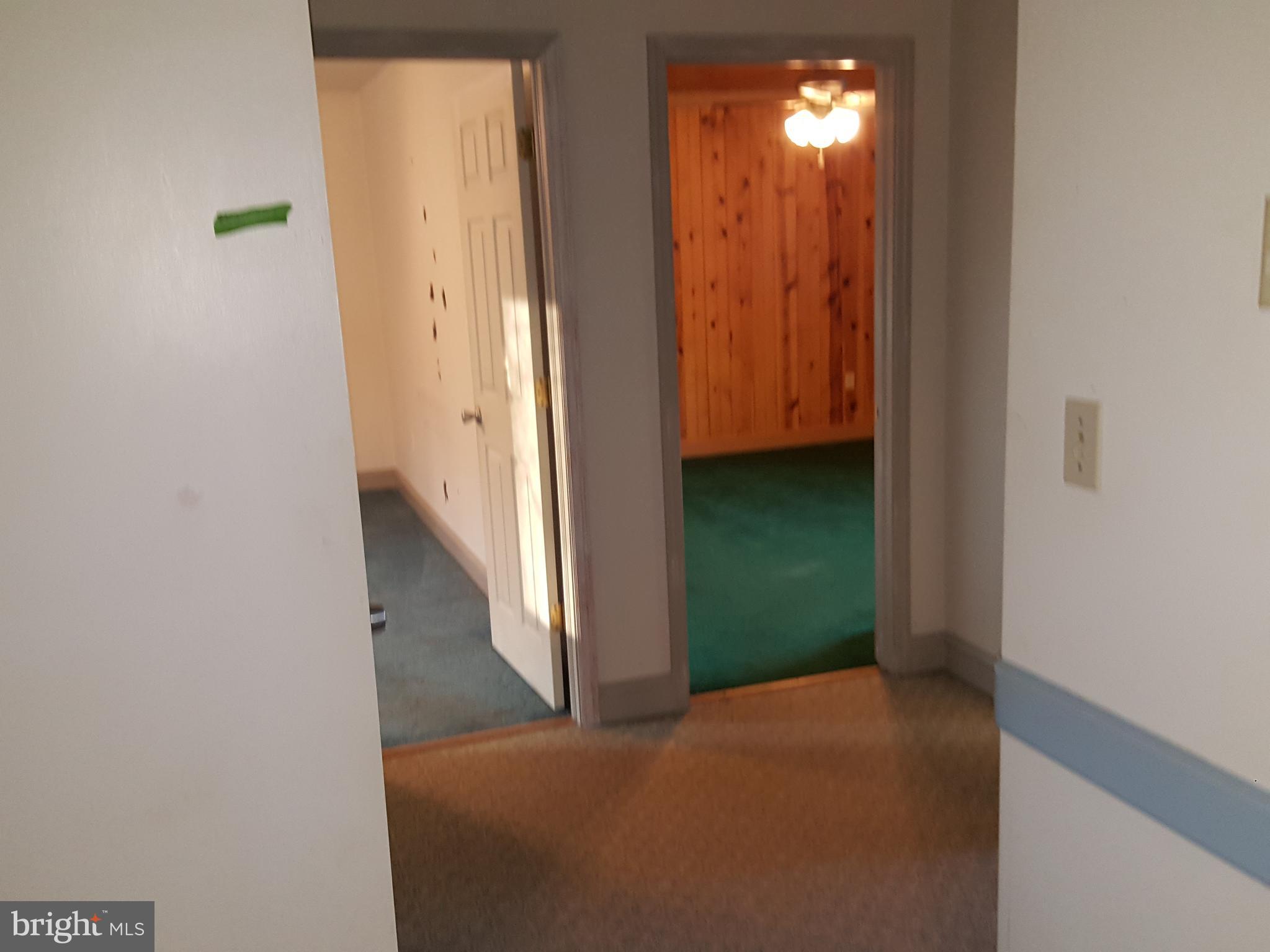 2555 Ebbvale Road Manchester, MD 21102 - Photo 17 of 28 HALL WAY