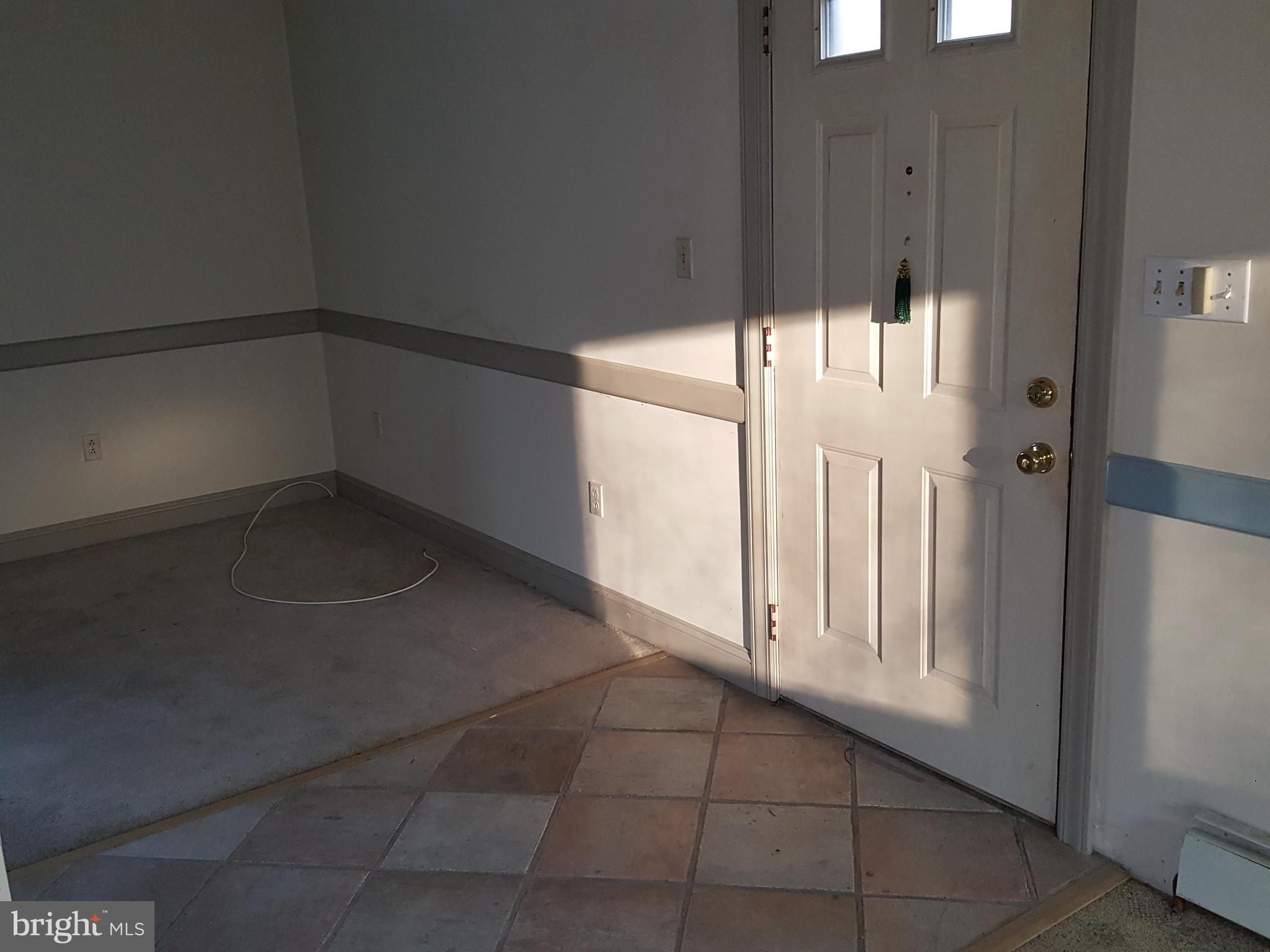 2555 Ebbvale Road Manchester, MD 21102 - Photo 9 of 28 LIVING ROOM