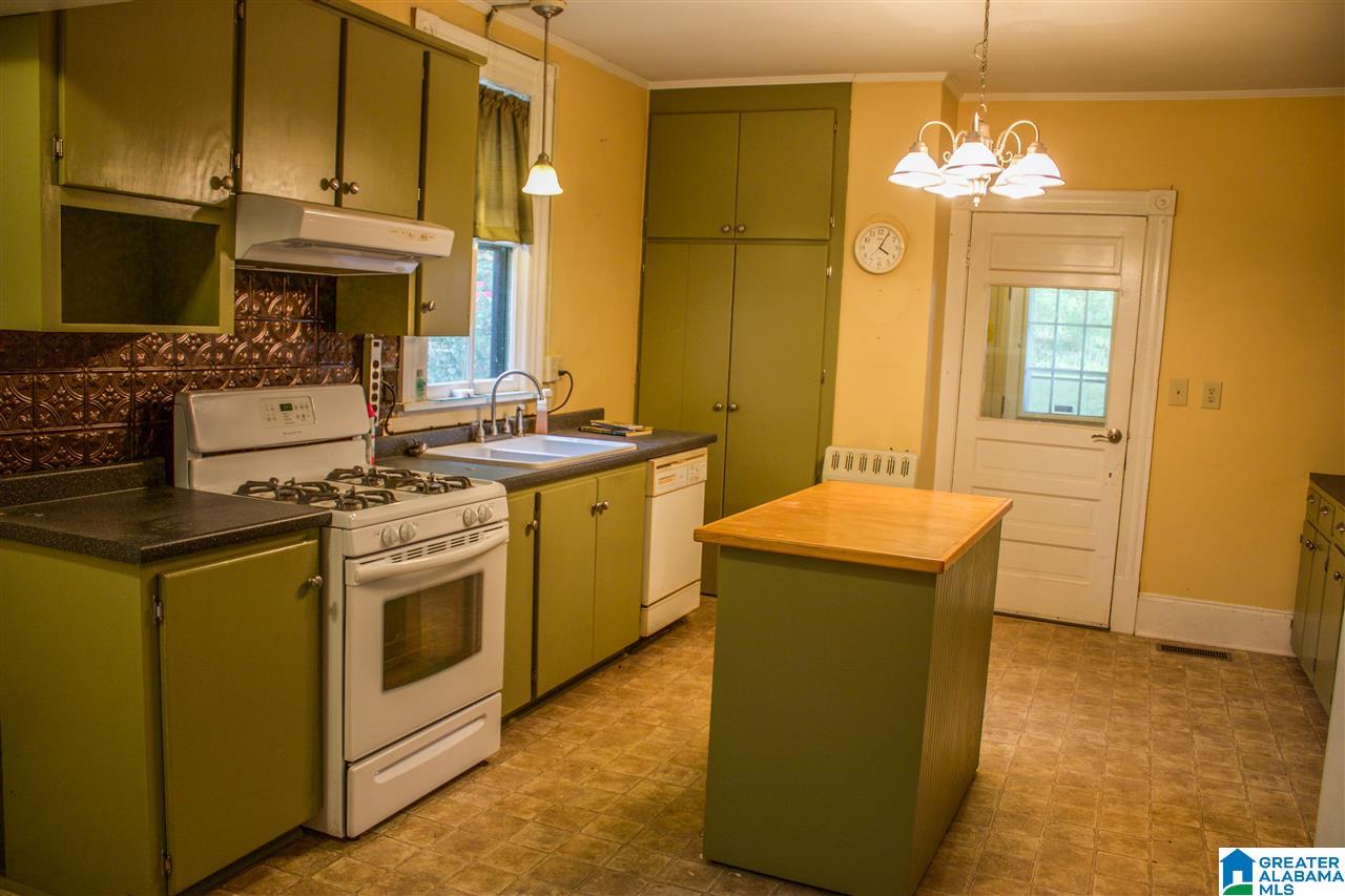 1631 Rocky Hollow Road Anniston, AL 36207 - Photo 2 of 32