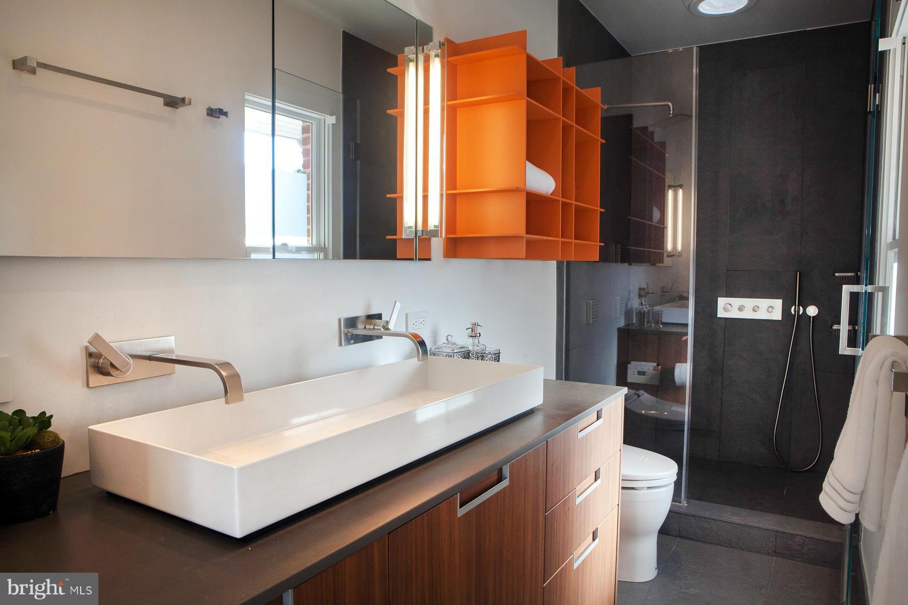 600 E Street Northeast Washington, DC 20002 - Photo 22 of 30 Master Bath South