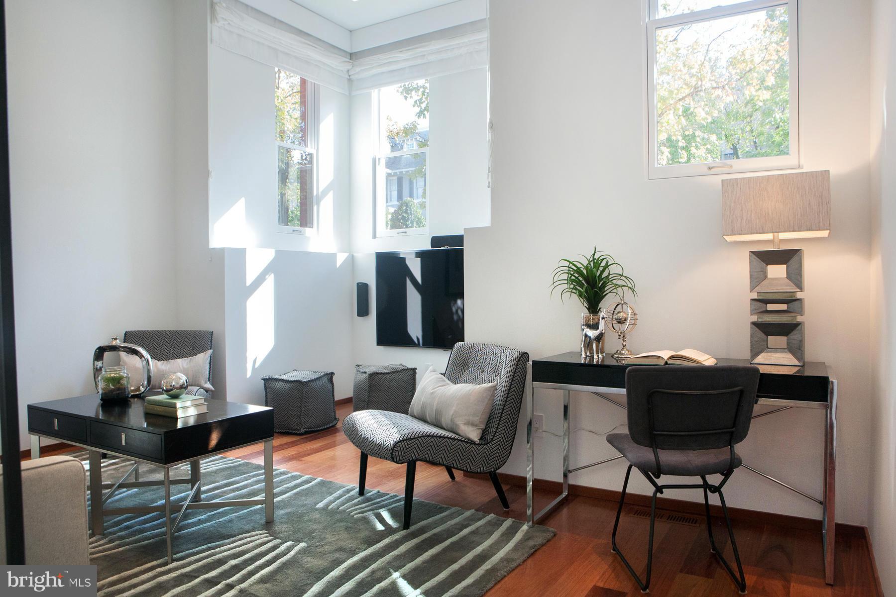 600 E Street Northeast Washington, DC 20002 - Photo 10 of 30 Living Room Southeast