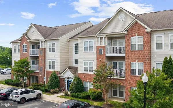 $318,000 | 2507 Amber Orchard Court West, Unit 202, Odenton, MD 21113