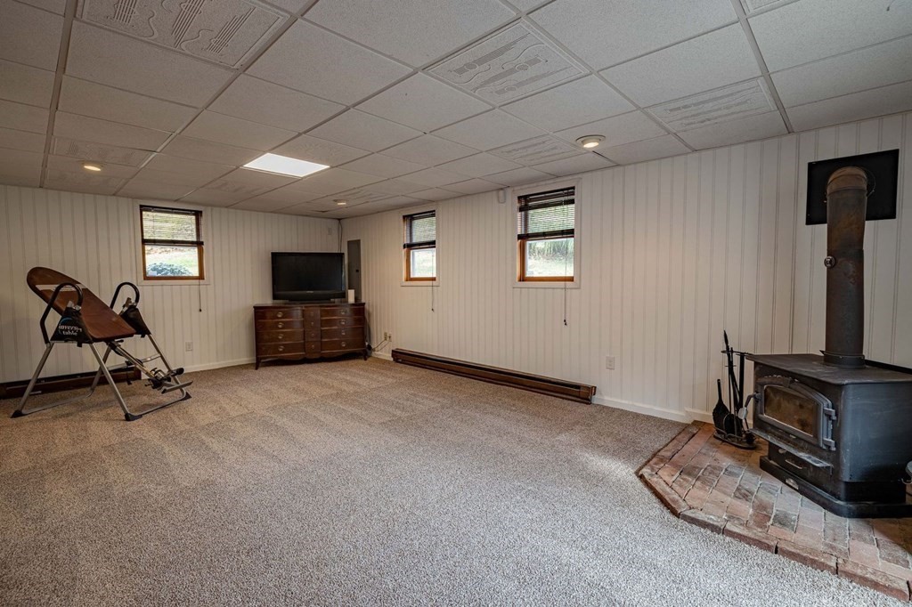 198 Lower Gore Road Webster, MA 01570 - Photo 26 of 41 a view of workspace with livingroom view