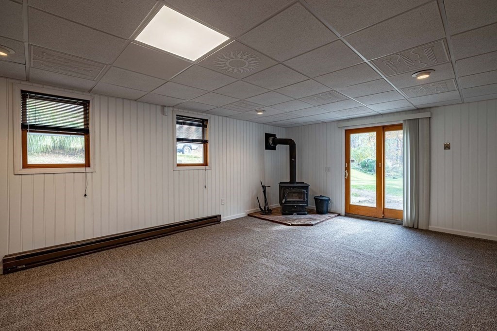 198 Lower Gore Road Webster, MA 01570 - Photo 27 of 41 an empty room with windows