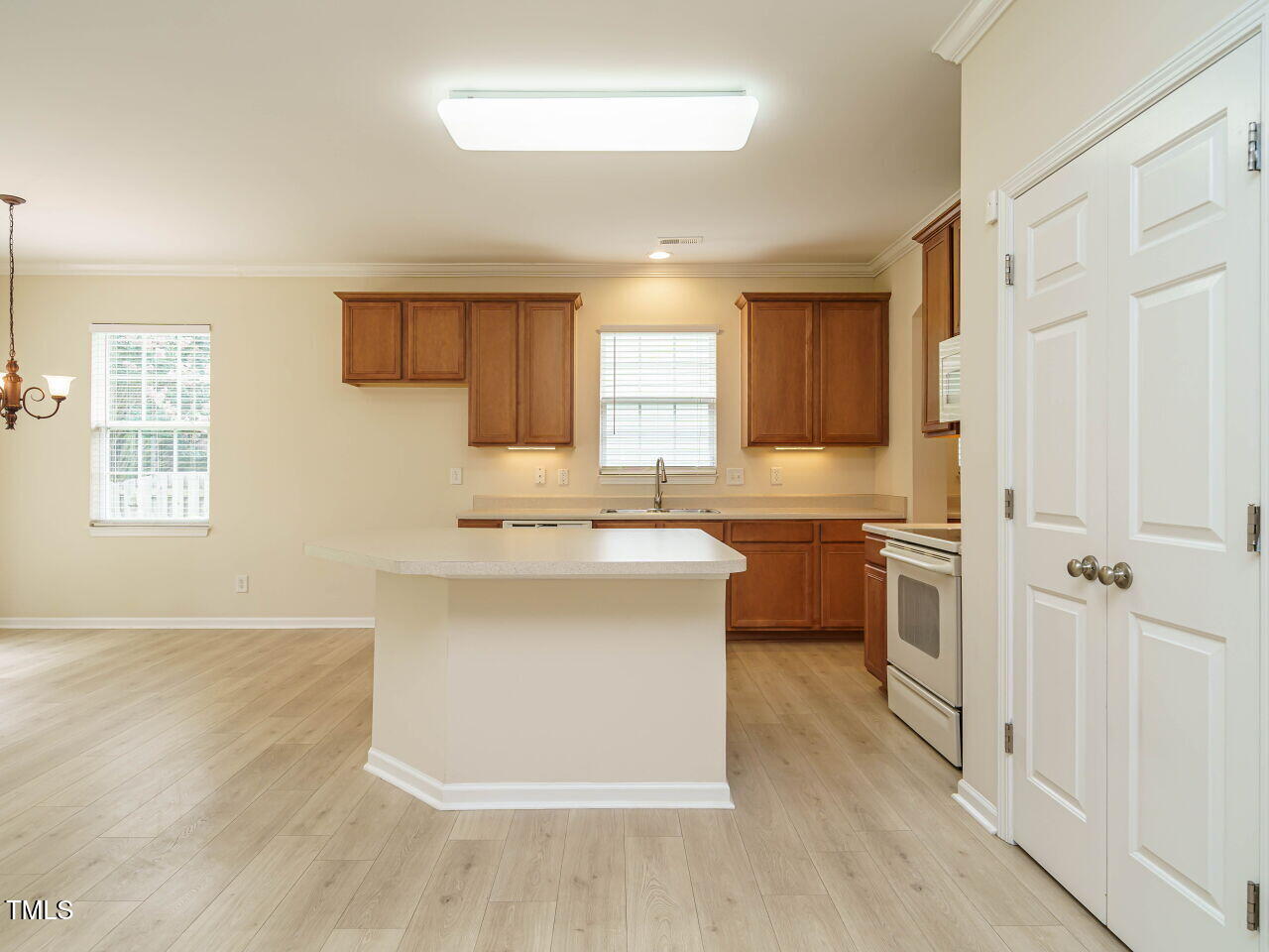 613 Ashbrittle Drive Rolesville, NC 27571 - Photo 9 of 35 009-1280x960-kitchen