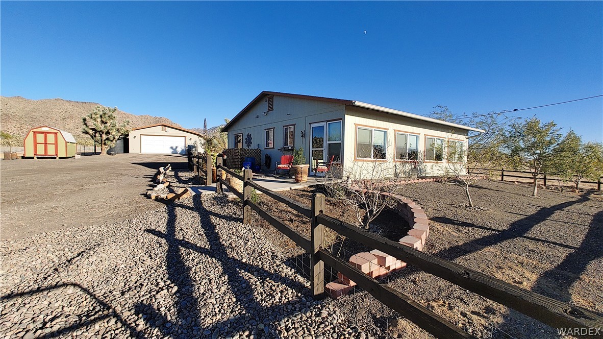 11106 Jenny Road Yucca, AZ 86438 - Photo 3 of 71