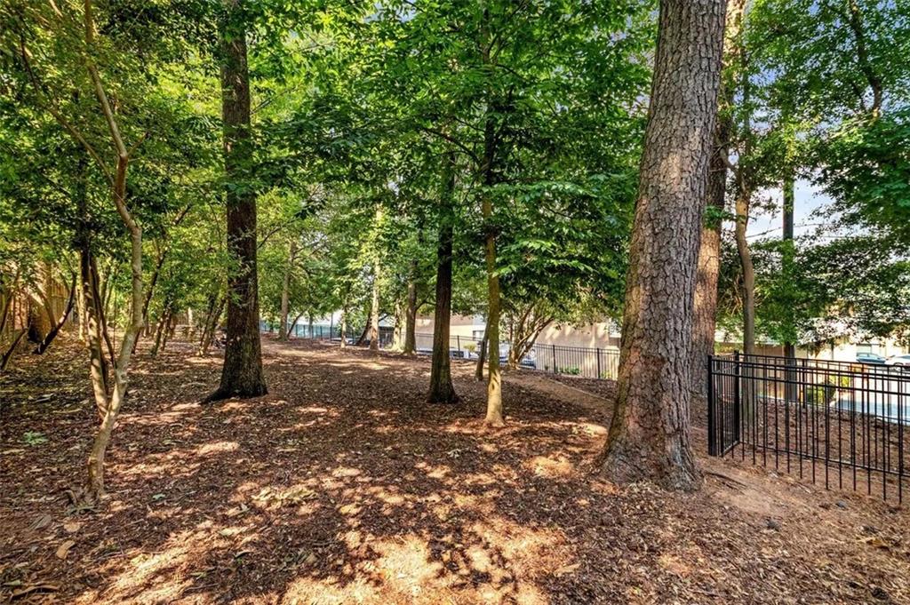 4300 Chastain Walk Northeast, Unit 20 Atlanta, GA 30342 - Photo 13 of 15