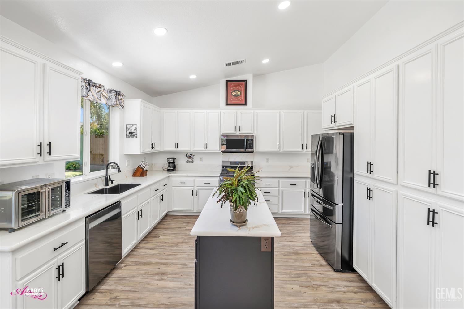 Undisclosed Address Bakersfield, CA 93312 - Photo 35 of 41