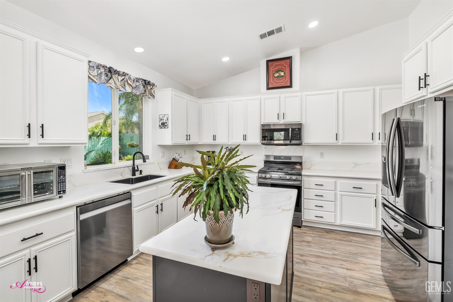 Undisclosed Address Bakersfield, CA 93312 - Photo 37 of 41