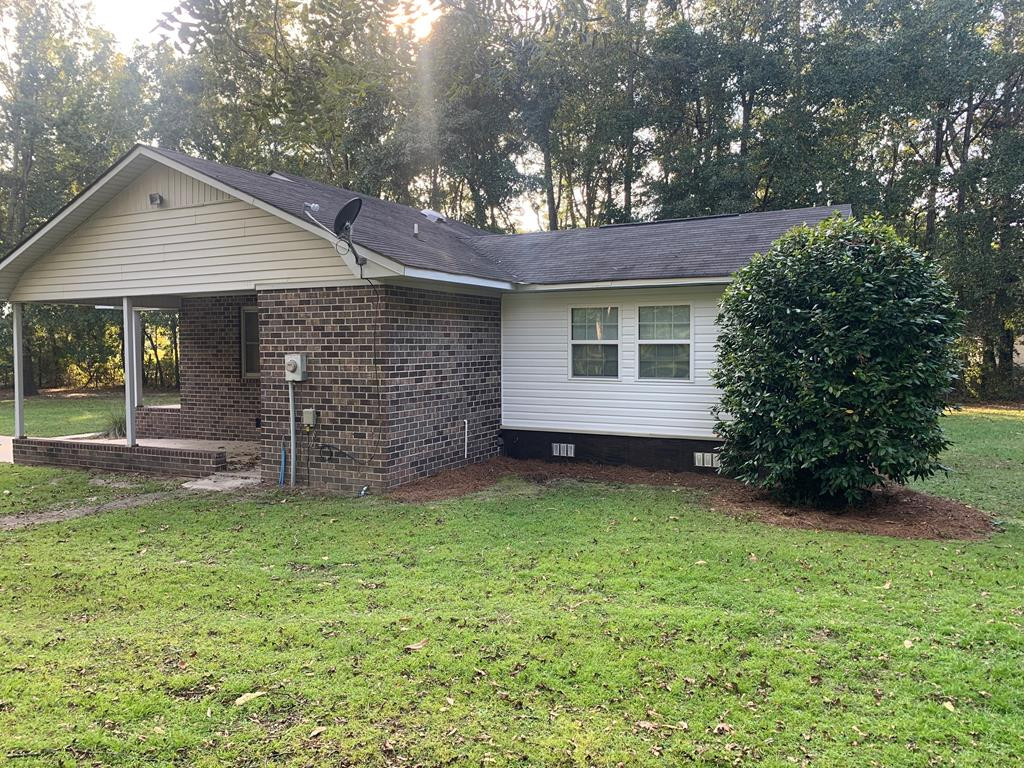 1888 Bethlehem Road Manning, SC 29102 - Photo 3 of 16