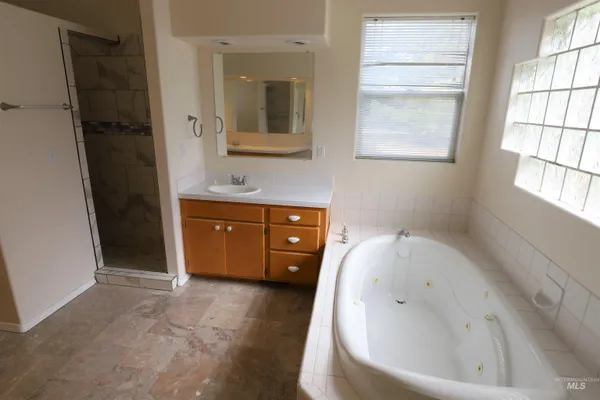 $689,900 | 1368 Stoneybrook Circle, Twin Falls, ID 83301