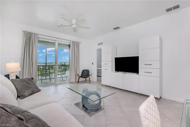$284,900 | 43989 Boardwalk Loop, Unit 2043, Babcock Ranch, FL 33982
