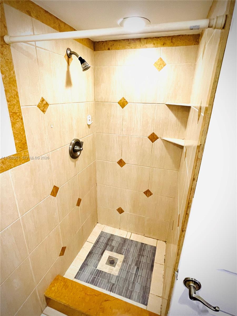 4705 Northwest 7th Street, Unit 3057 Miami, FL 33126 - Photo 10 of 18