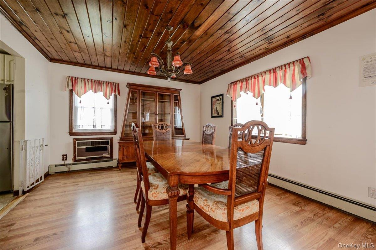 1815 Meadowbrook Road Merrick, NY 11566 - Photo 5 of 25 Perfect for Entertaining or everyday use