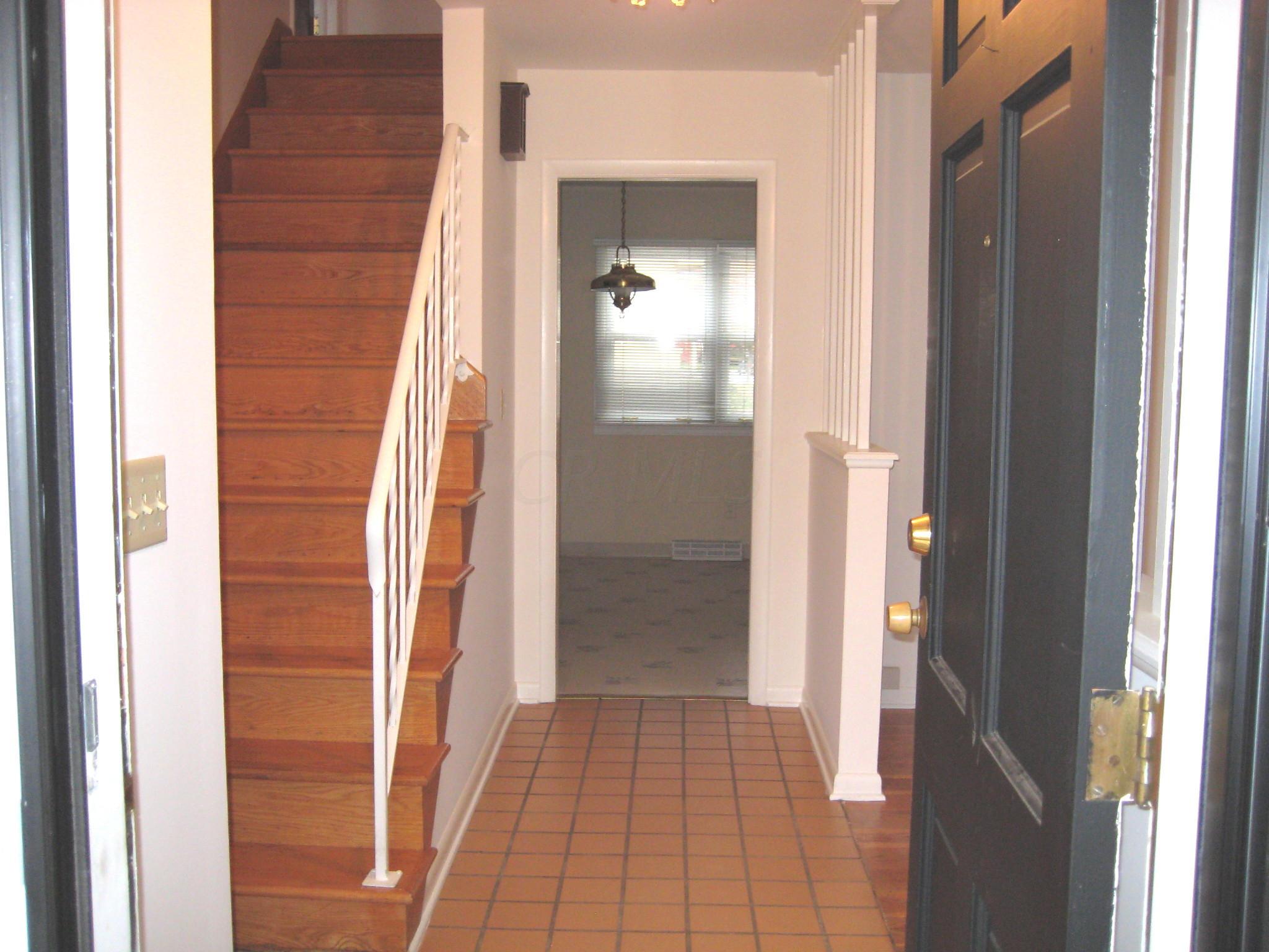 1730 Ardwick Road Upper Arlington, OH 43220 - Photo 5 of 27