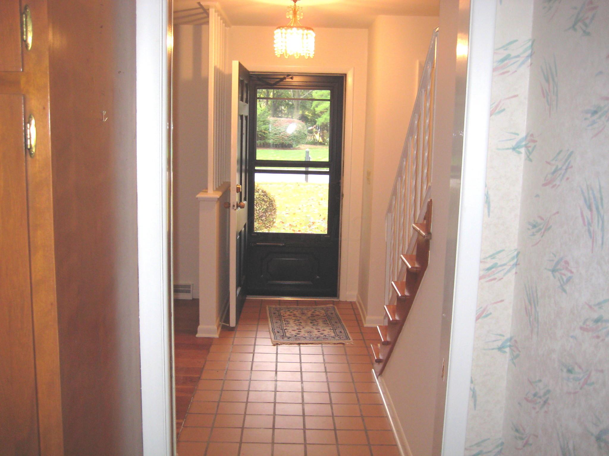 1730 Ardwick Road Upper Arlington, OH 43220 - Photo 6 of 27