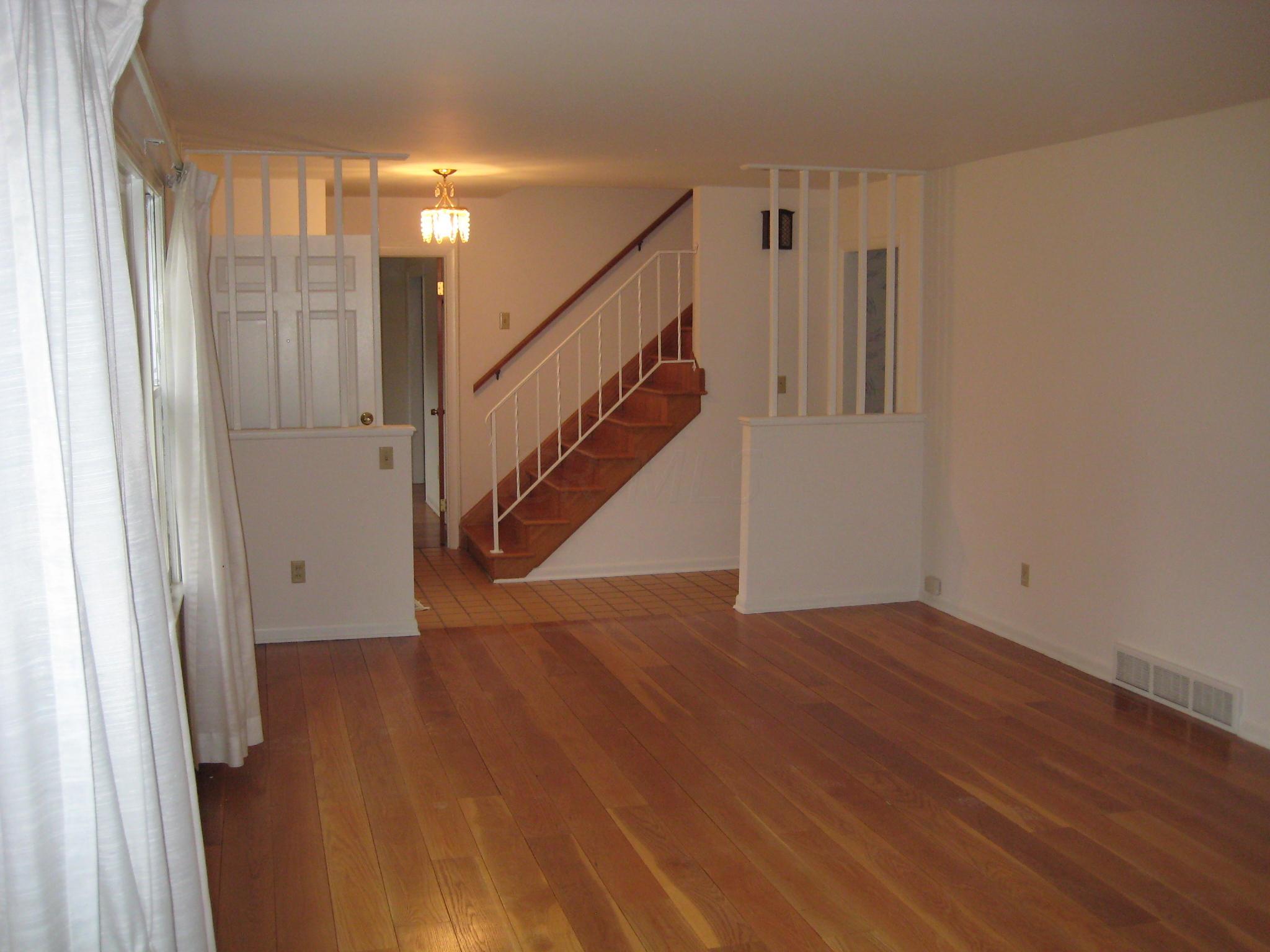 1730 Ardwick Road Upper Arlington, OH 43220 - Photo 9 of 27