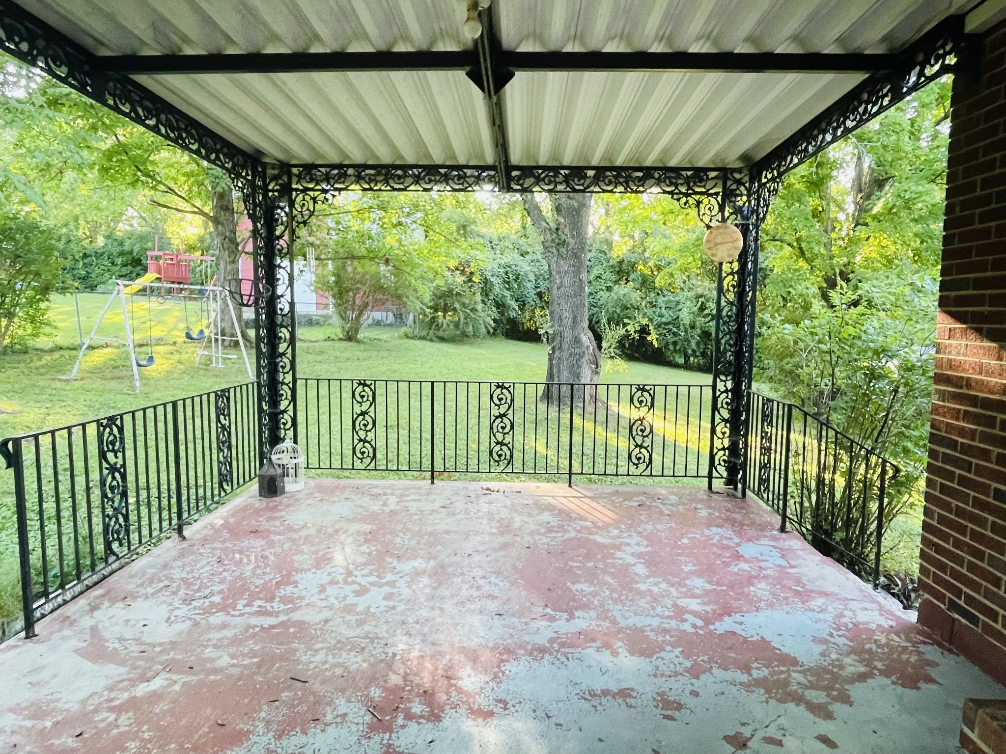 404 Barbara Drive Madison, TN 37115 - Photo 4 of 4 a view of a yard with porch