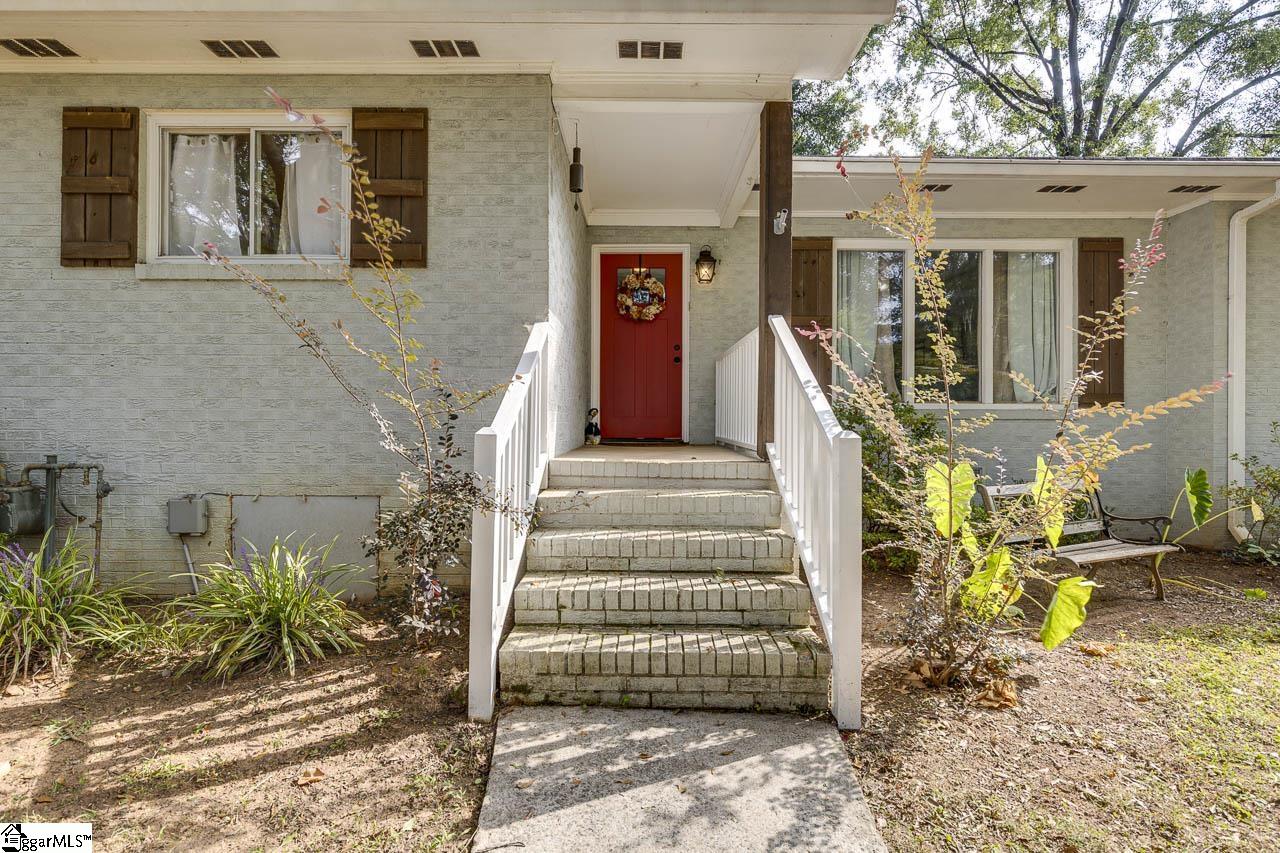 718 Hammett Road Greer, SC 29650 - Photo 5 of 44 Gallery Image 5