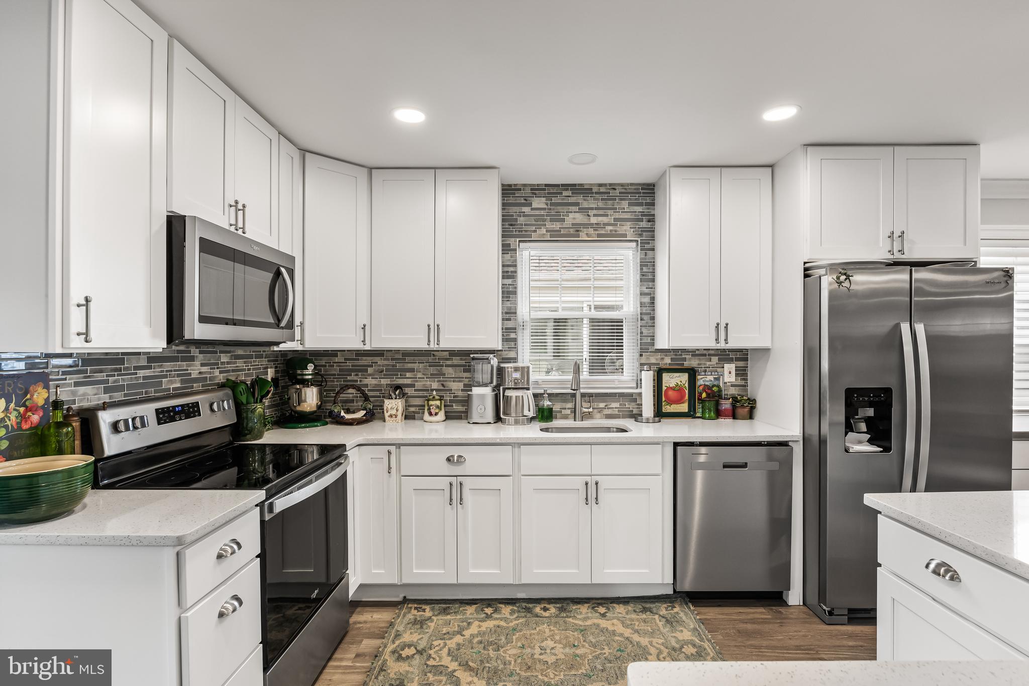 34 Chatham Place Southampton, NJ 08088 - Photo 11 of 28 Updated kitchen with quartz countertops